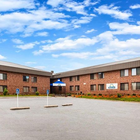 Days Inn By Wyndham Midland Exterior photo